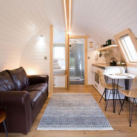 Spectacular Mountain View Ecopod Villa Newtonmore Exterior foto
