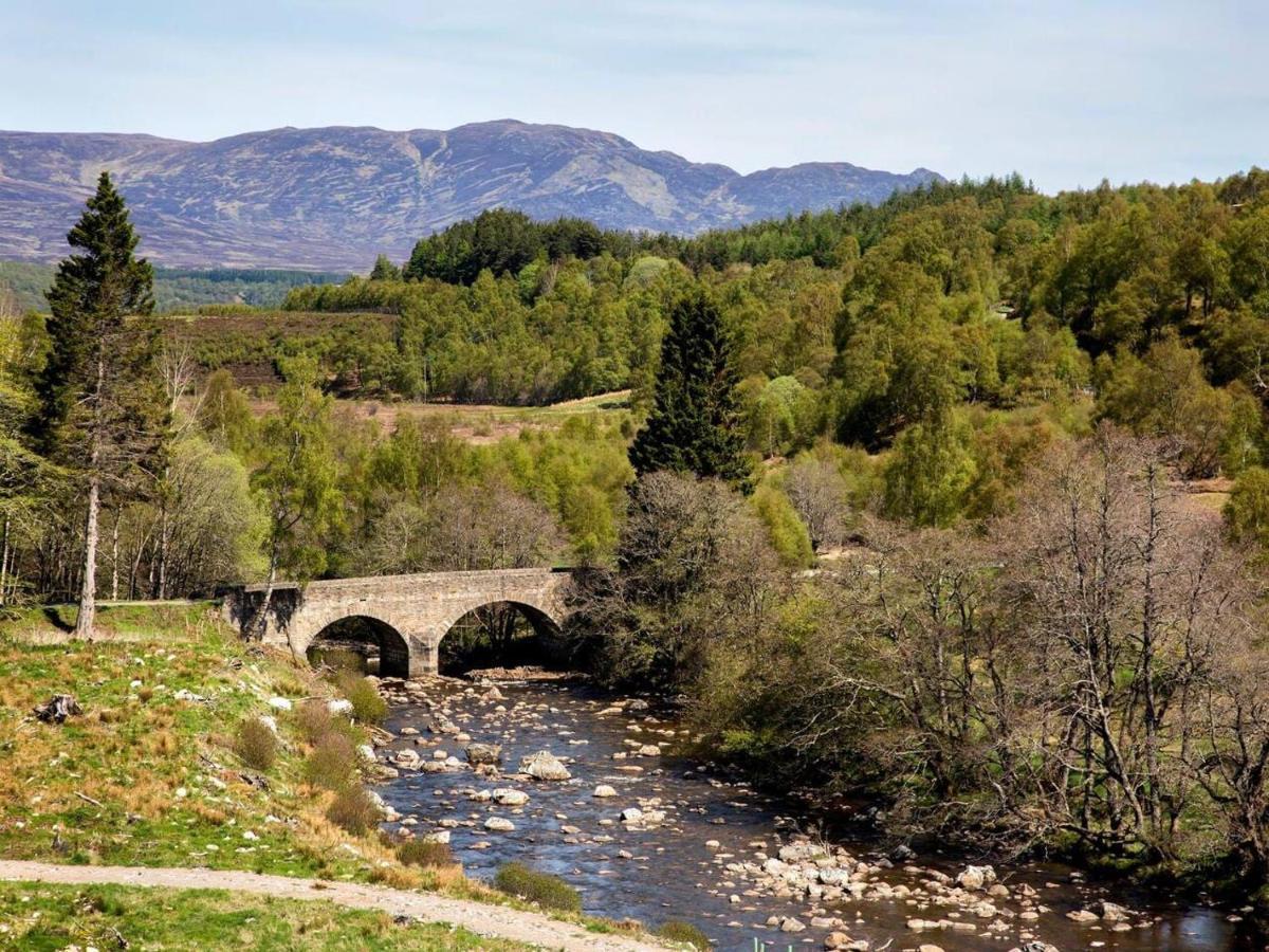 Spectacular Mountain View Ecopod Villa Newtonmore Exterior foto