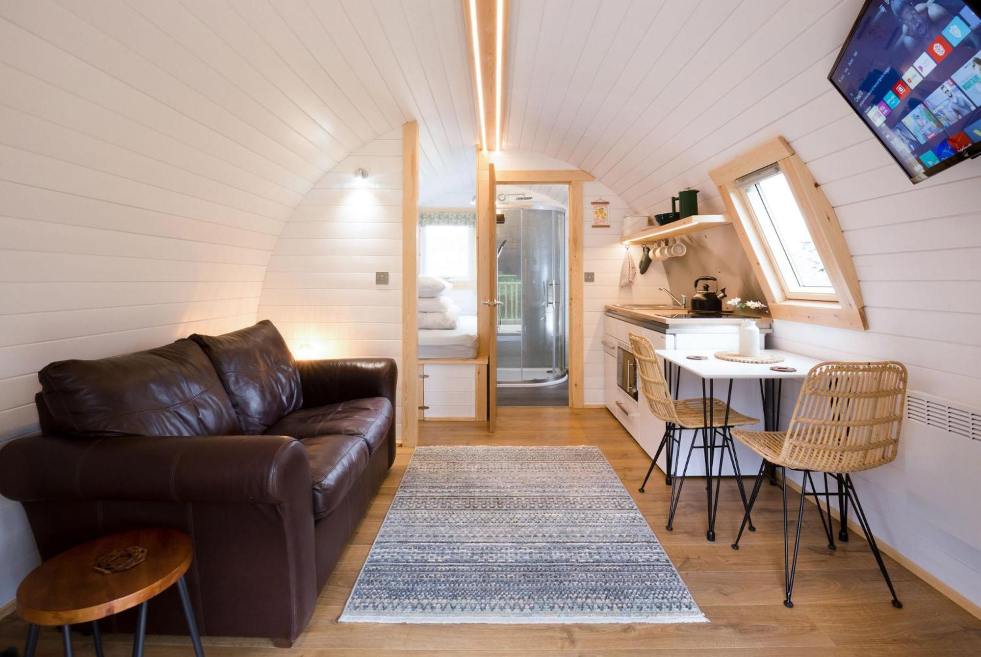 Spectacular Mountain View Ecopod Villa Newtonmore Exterior foto