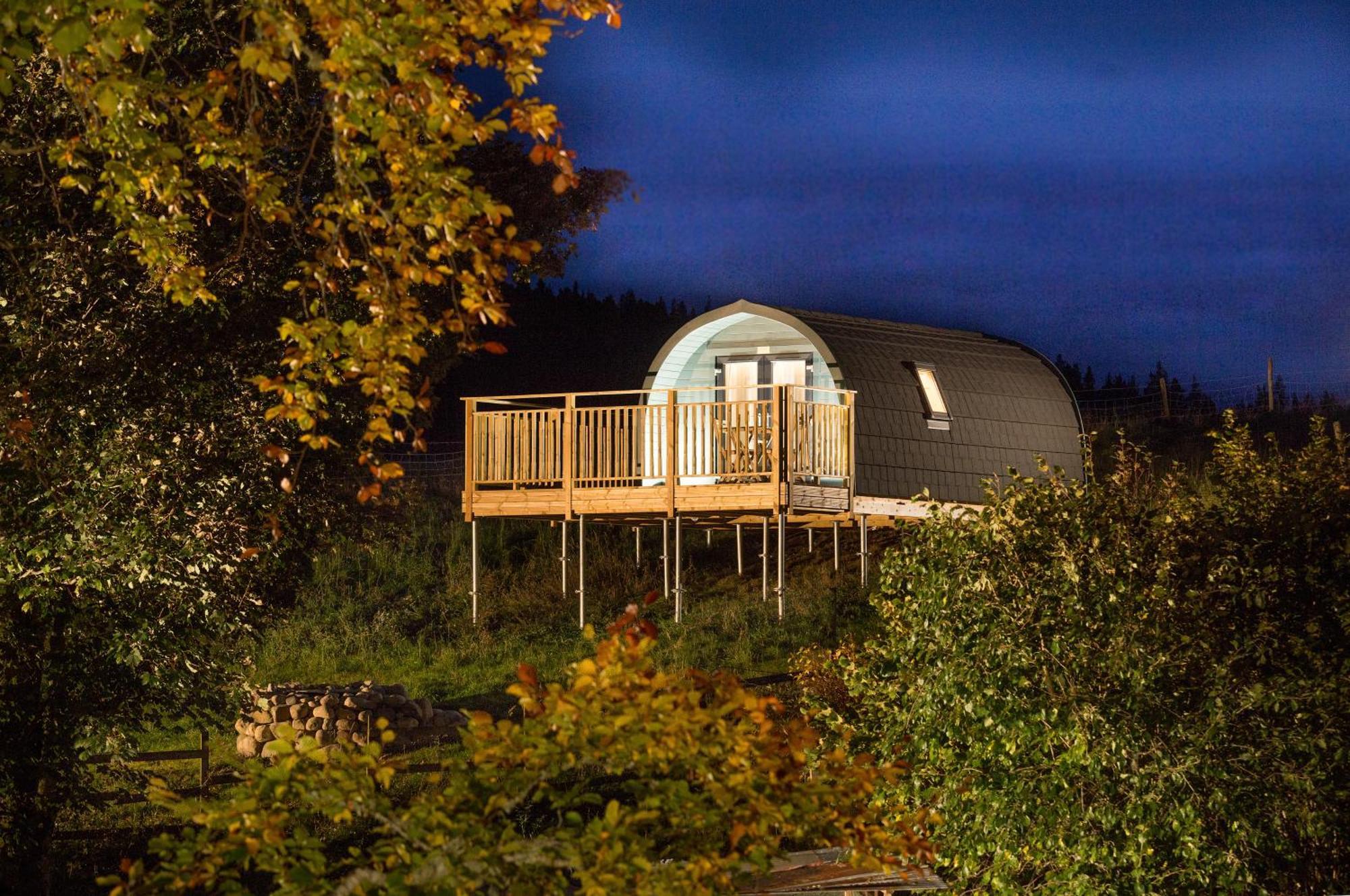 Spectacular Mountain View Ecopod Villa Newtonmore Exterior foto